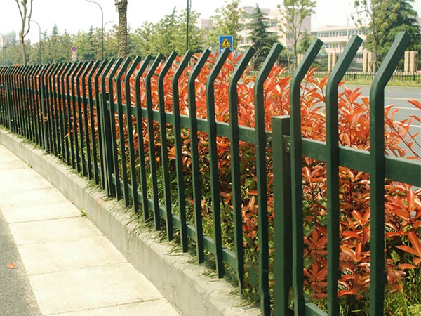 市政锌钢护栏图片
