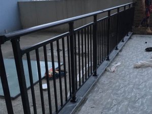 阳台护栏什么材质的最结实？